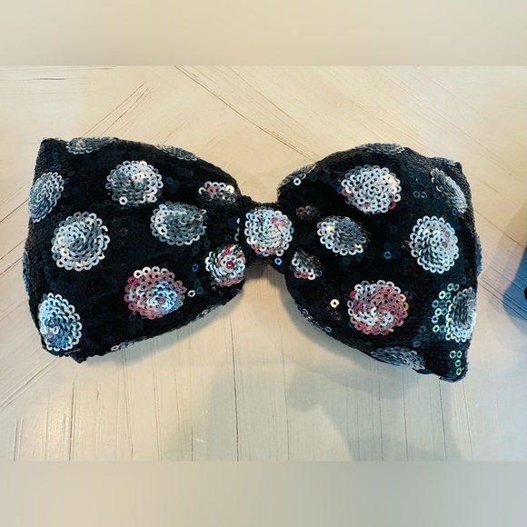 Official Disney Minnie Mouse Oversized Sequin Bow Headband/Hair Accessory - Picture 8 of 9